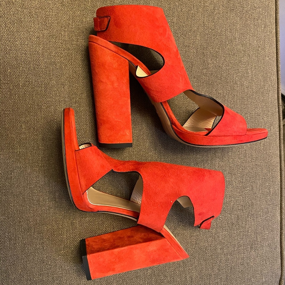 Kenneth Cole New York collection 🧡